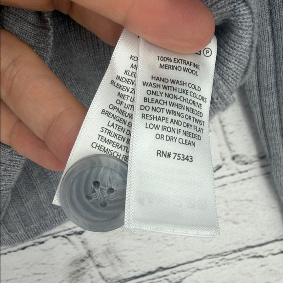 Tahari Extra-Fine Merino Wool Ribbed Button-Front Cardigan — Size Small — Gray - Picture 9 of 9